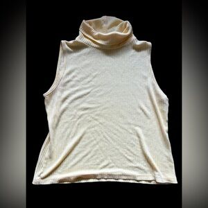 Sleeveless Turtleneck Knit Top in Light Yellow